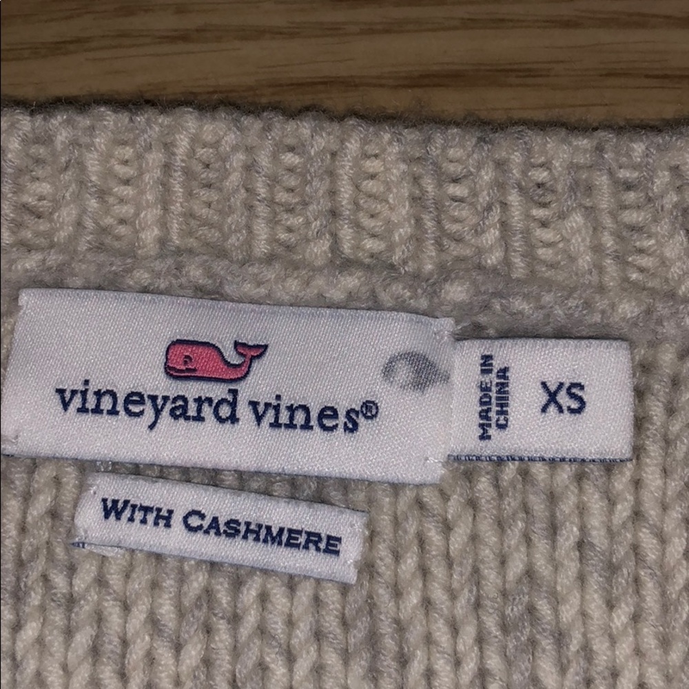 Vineyard vines sweater - Picture 2 of 2